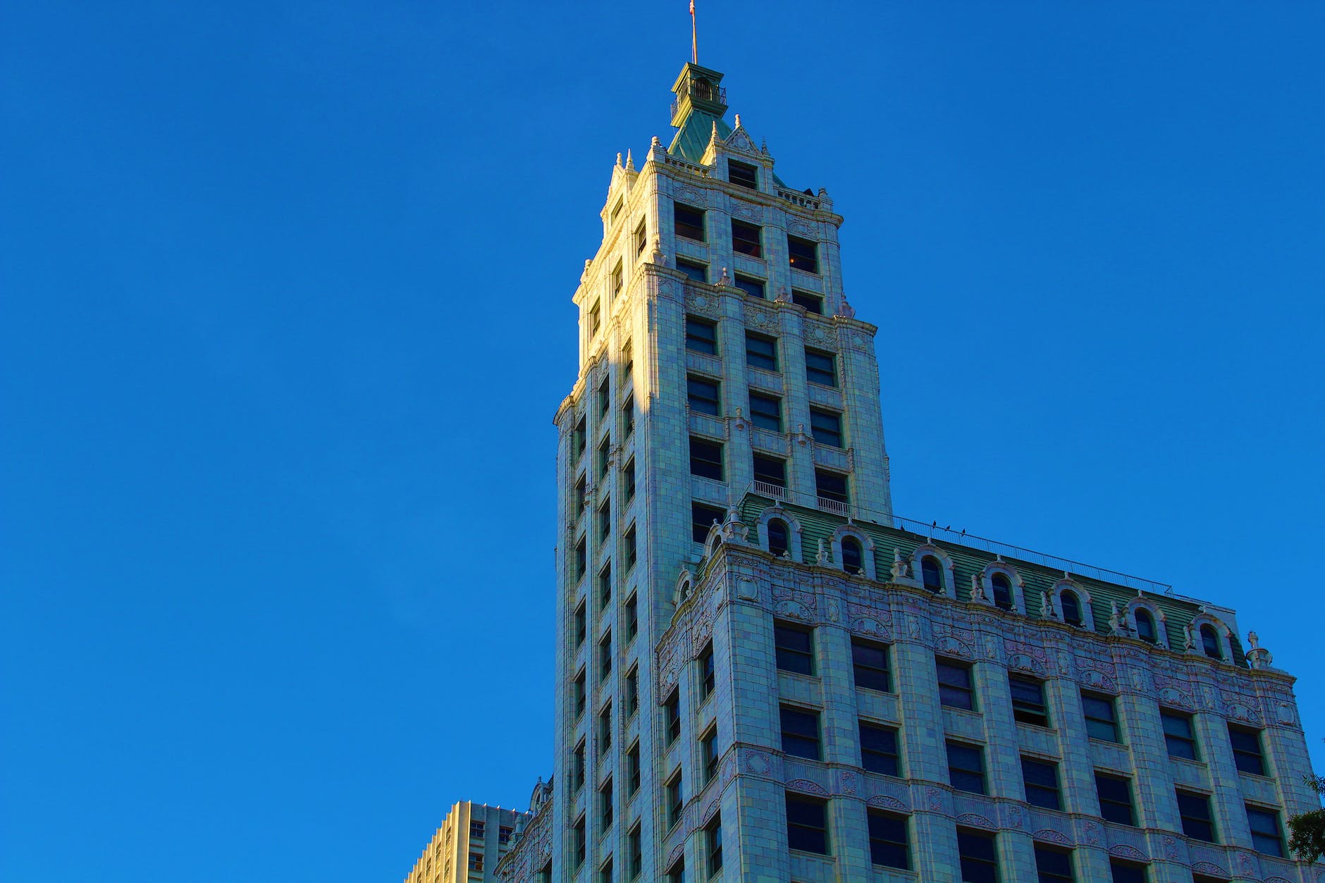 lincoln american tower under blue sky